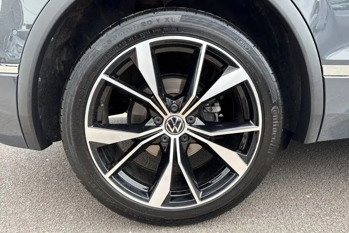 2024-volkswagen-tiguan-20tdi-r-line-edition-big-12