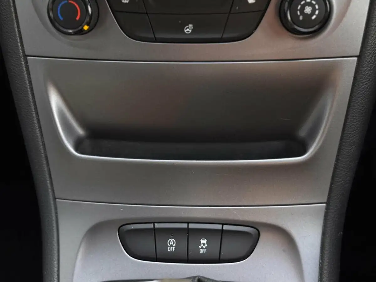 2016-vauxhall-astra-10i-turbo-energy-big-35