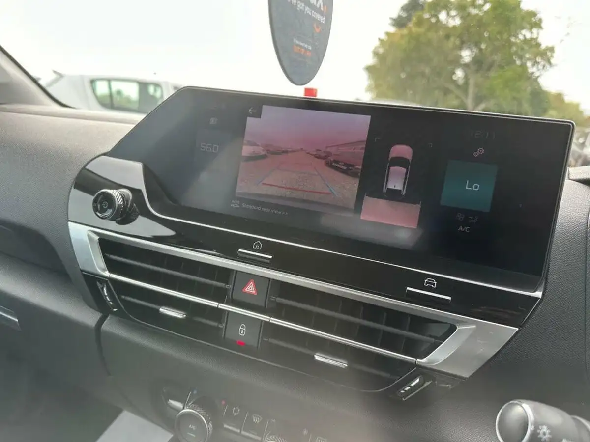 2021-citroen-c4-e-sense-plus-big-10