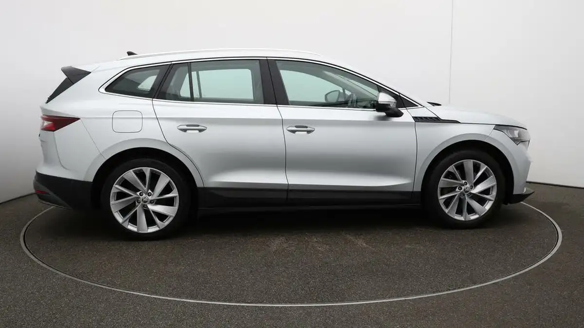 2021-skoda-enyaq-e-80-loft-82-kwh-big-8