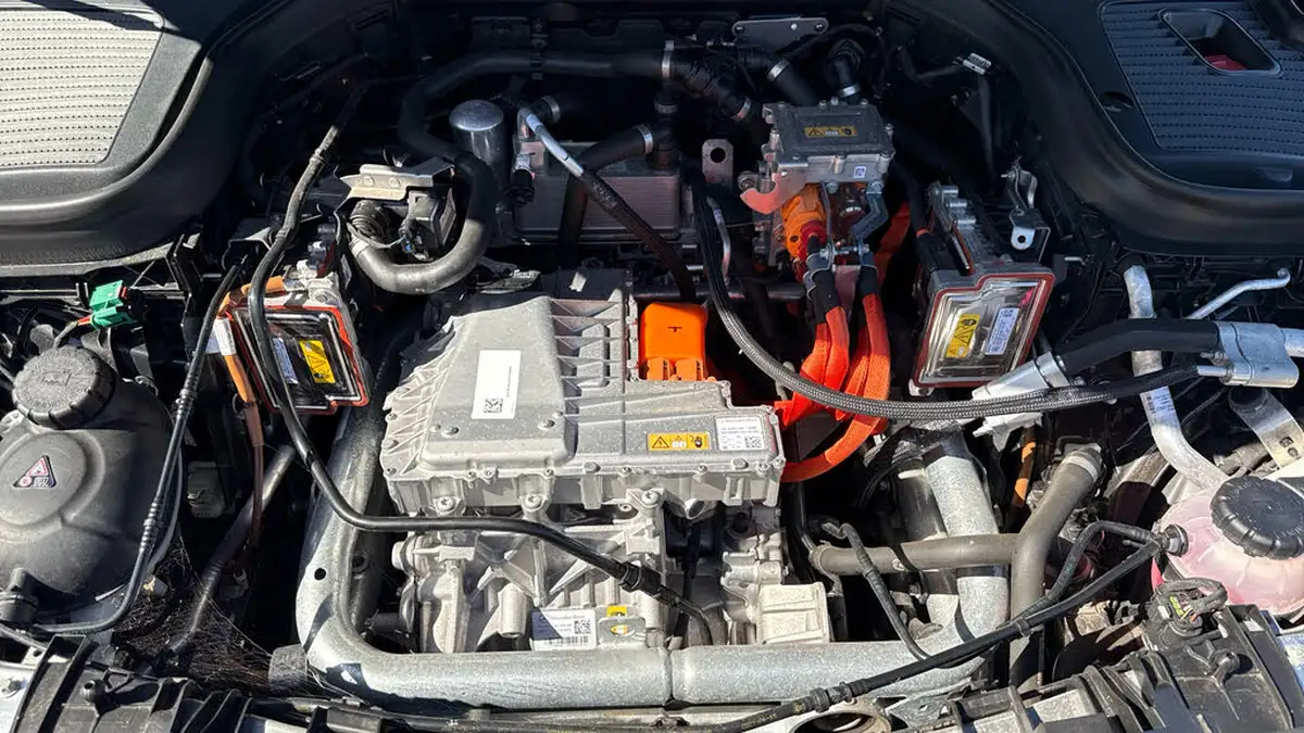 2022-mercedes-benz-eqc-e-eqc-400-amg-line-big-15