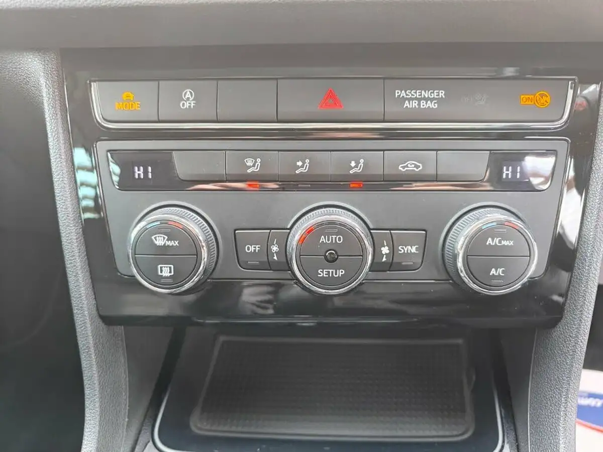 2018-seat-leon-14-tsi-fr-technology-estate-5d-big-51