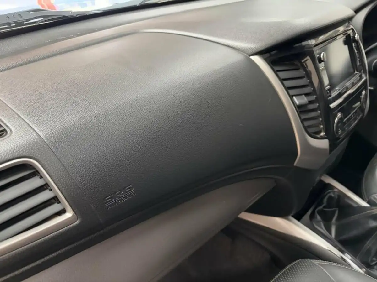 2018-mitsubishi-l200-24di-d-warrior-eu6-big-31