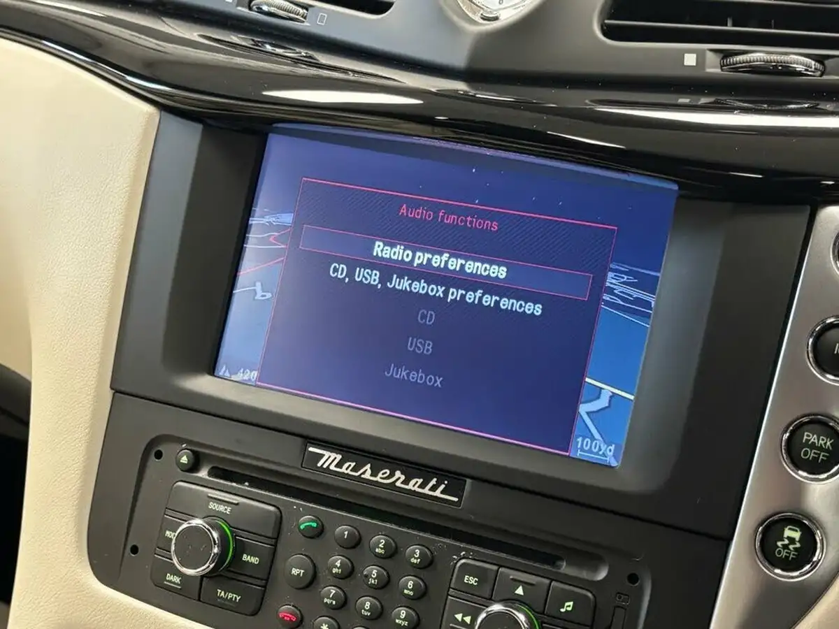 2016-maserati-granturismo-42-big-62