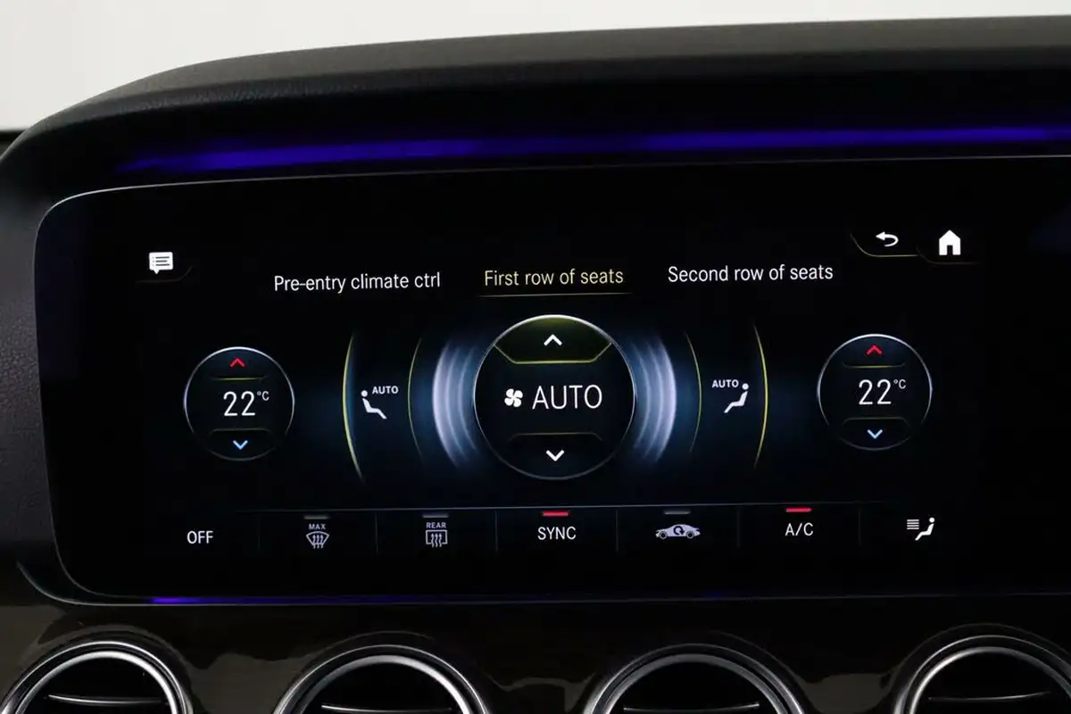 2020-mercedes-benz-e-class-20d-e300de-amg-line-edition-eq-power-saloon-4d-big-27