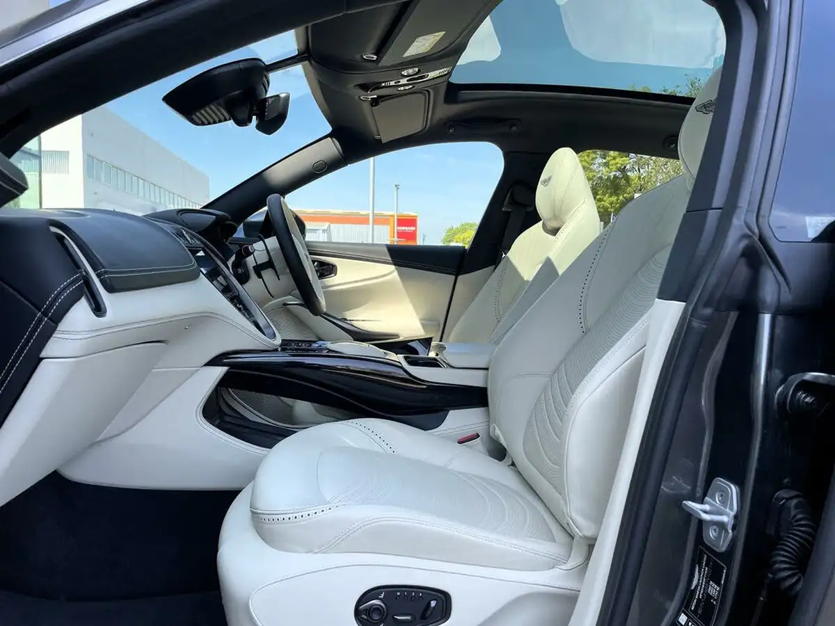 2024-aston-martin-dbx-40-v8-big-32