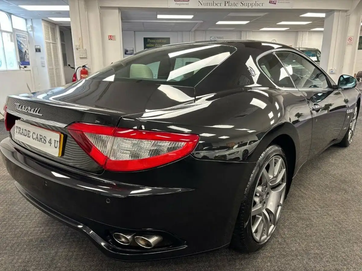 2016-maserati-granturismo-42-big-11
