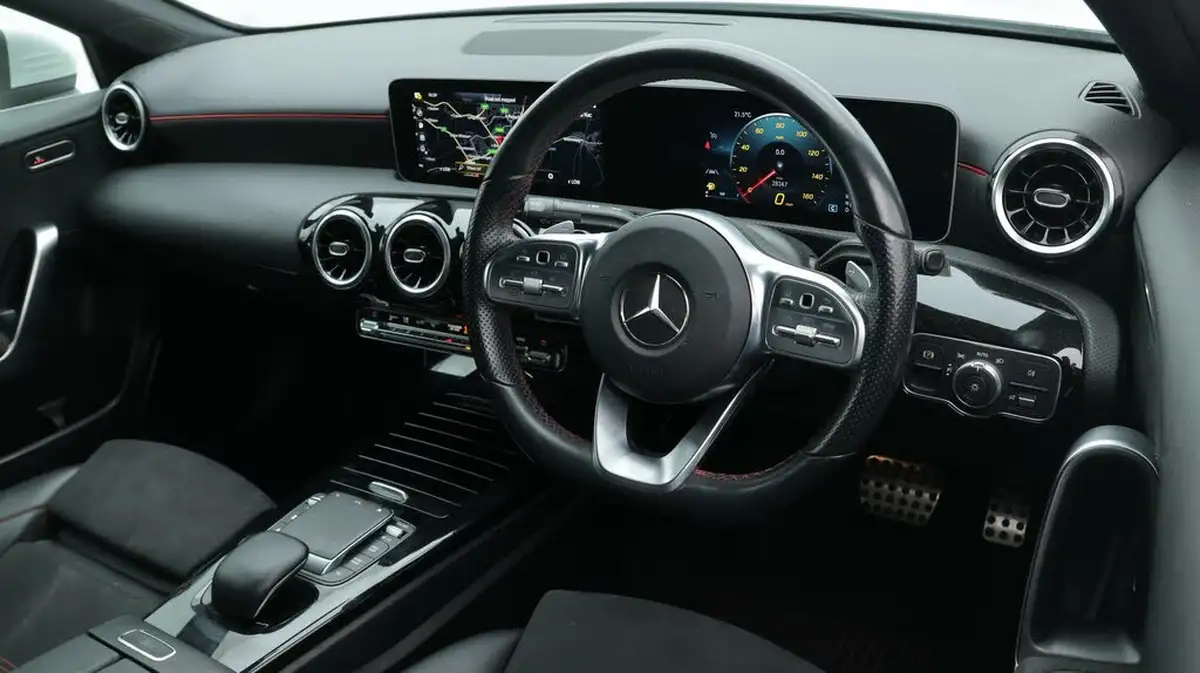 2020-mercedes-benz-a-class-13-a180-amg-line-executive-saloon-4d-7g-dct-big-9