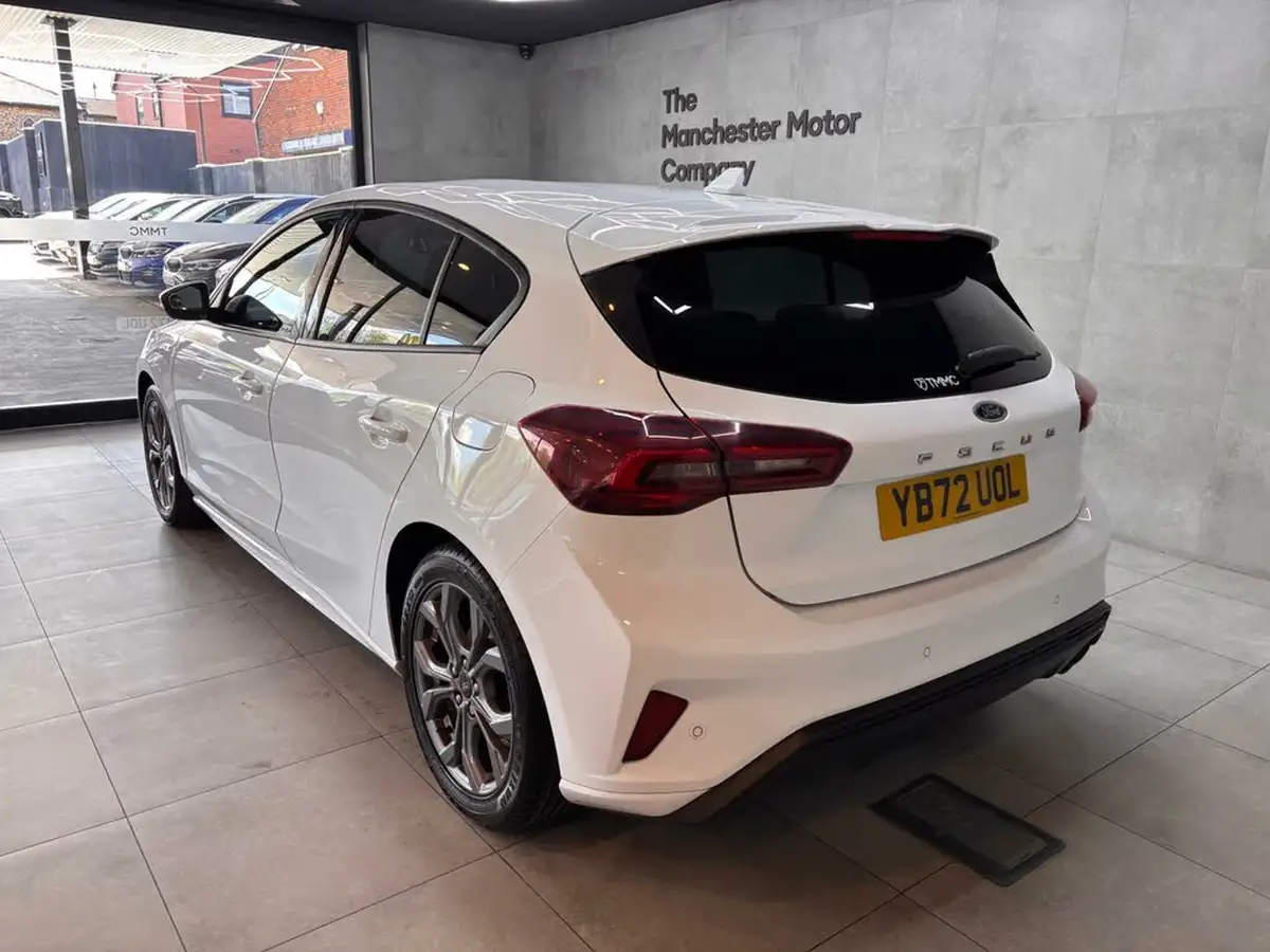 2023-ford-focus-10t-st-line-125ps-hatchback-big-5