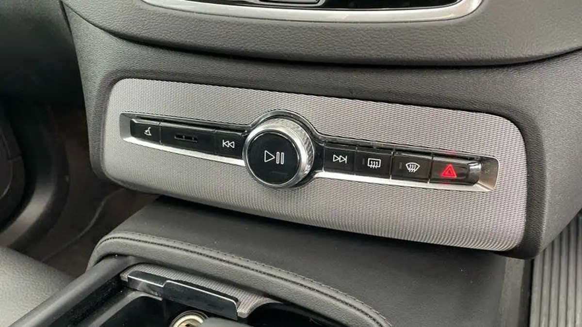 2024-volvo-xc90-20-b5-plus-big-6