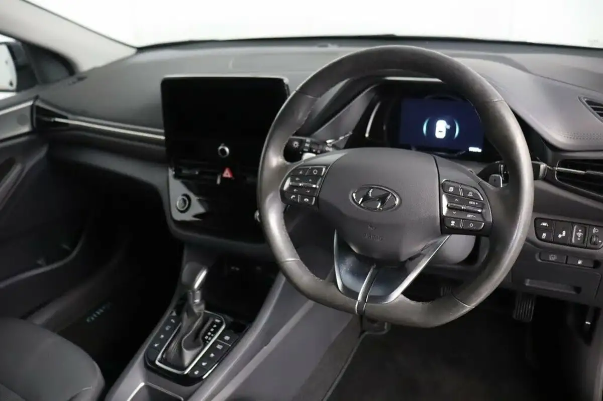 2022-hyundai-ioniq-16-gdi-premium-se-hybrid-big-24