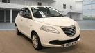 2012-chrysler-ypsilon-12-s-small-3