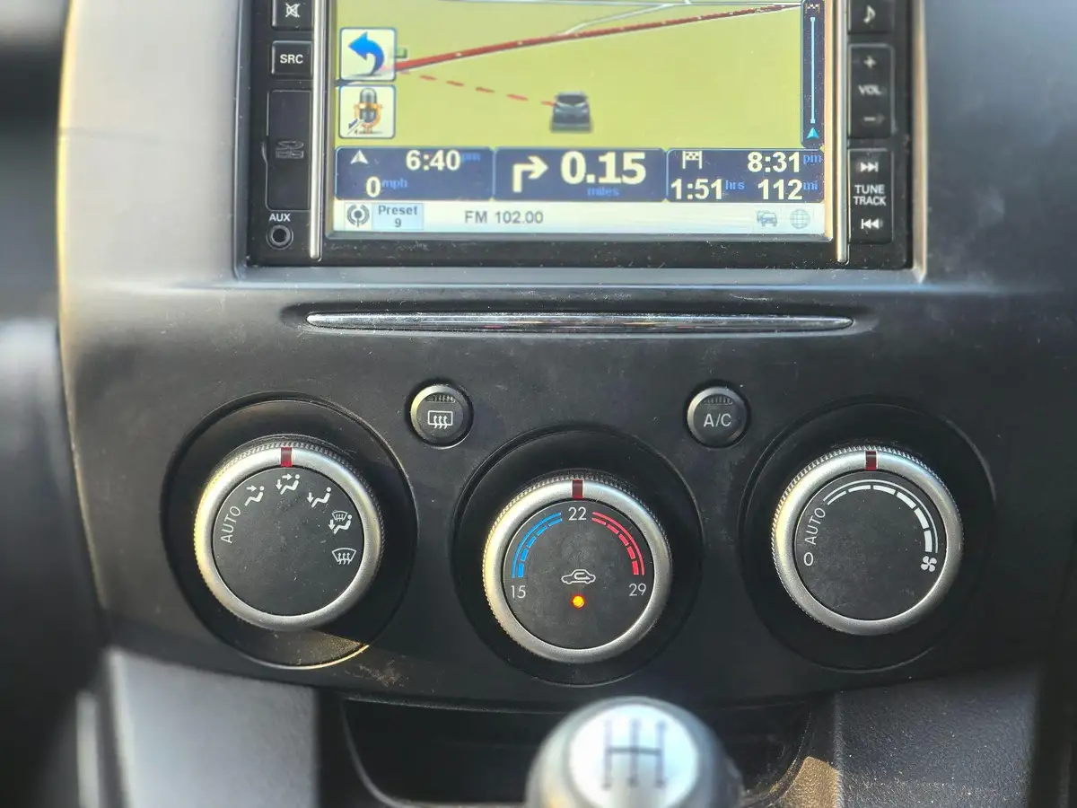 2012-mazda-mazda2-13-venture-big-25