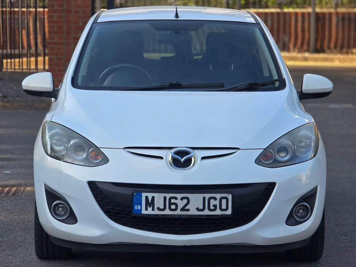 2012-mazda-mazda2-13-venture-big-1