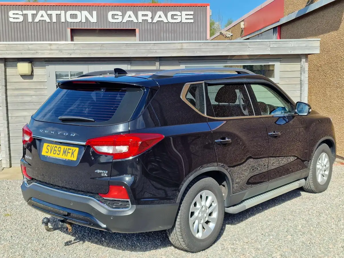 2019-kgm-ssangyong-rexton-22td-ex-t-tronic-big-10