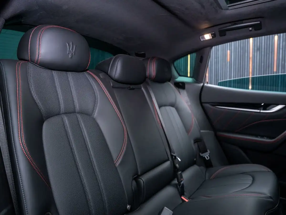 2021-maserati-levante-30-gransport-big-18