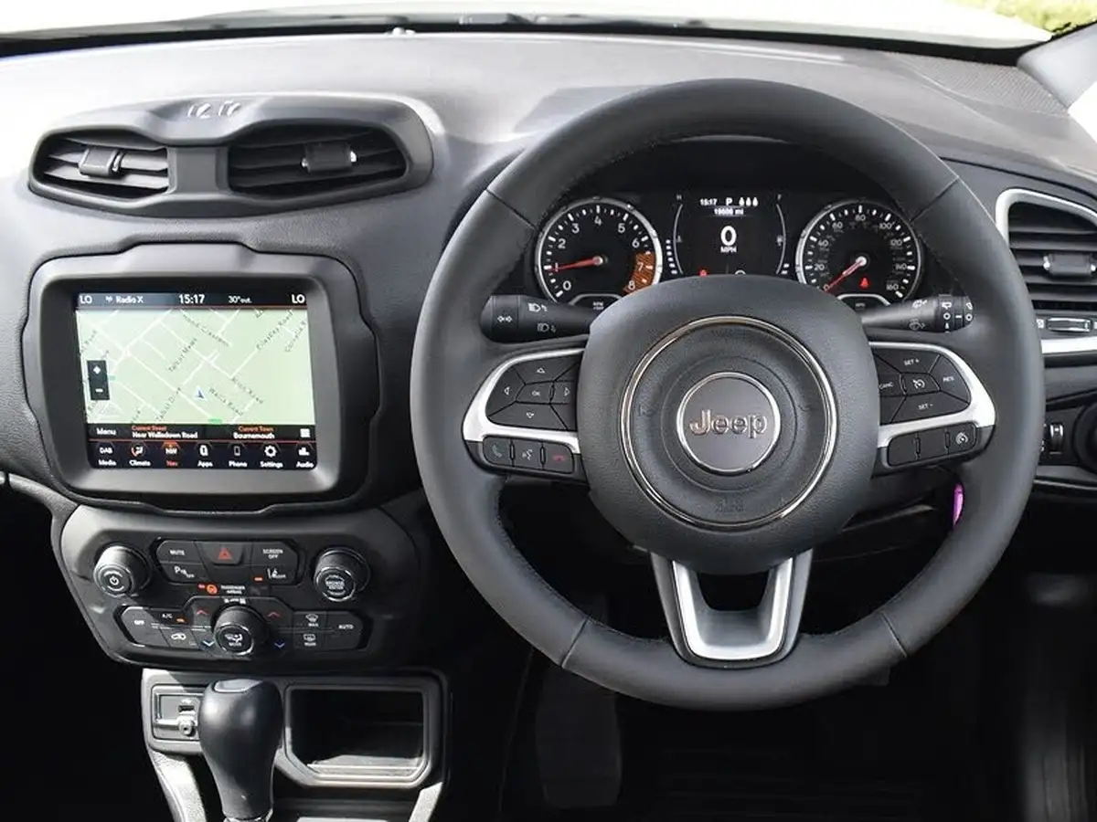 2020-jeep-renegade-13-gse-longitude-big-11