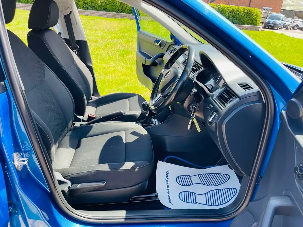 2015-skoda-rapid-12-se-86ps-big-28