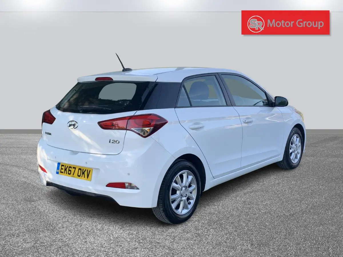 2017-hyundai-i20-12-se-hatchback-5d-big-8