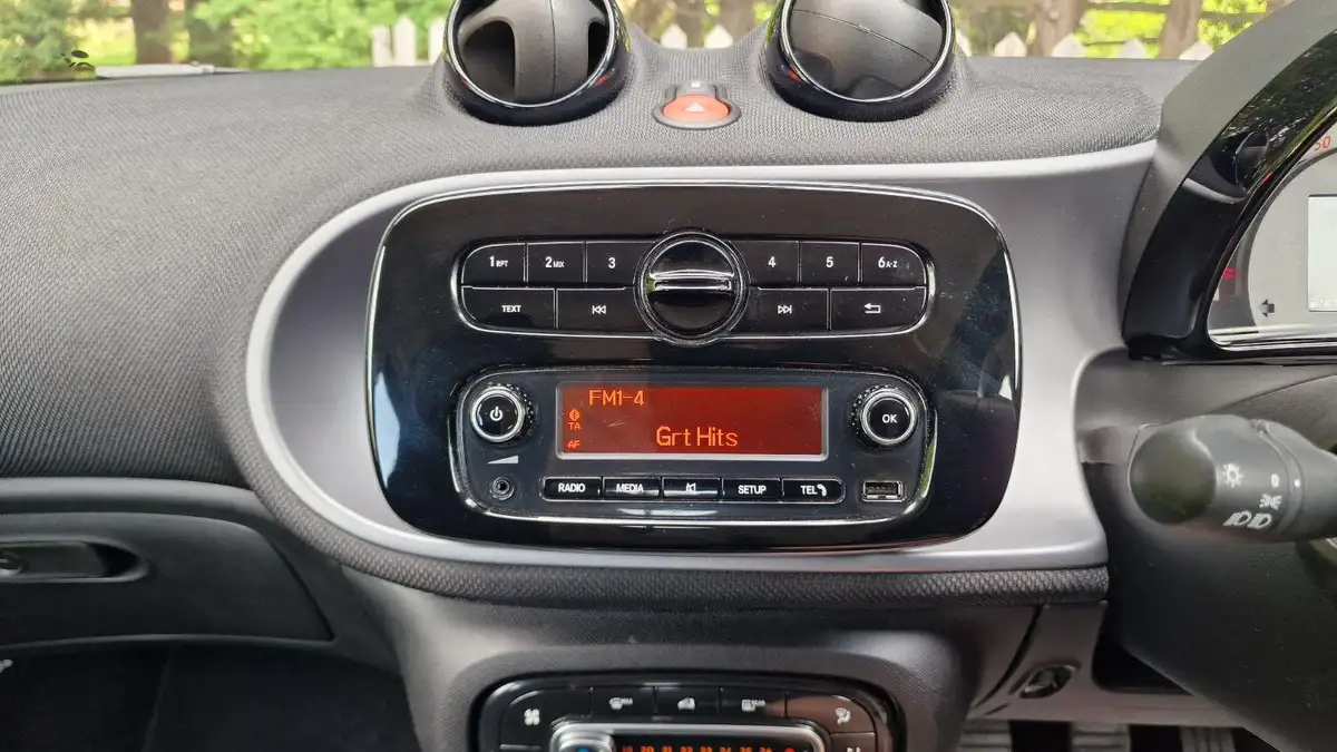 2018-smart-forfour-10-passion-71bhp-big-23