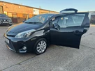 2014-toyota-yaris-15-vvt-i-icon-hybrid-small-68