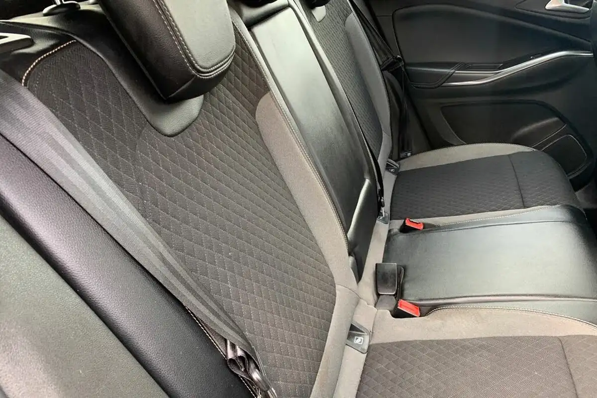 2019-vauxhall-grandland-x-12-tech-line-nav-big-27