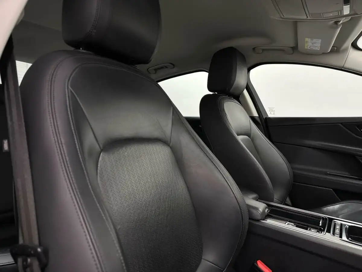 2018-jaguar-xe-20i-portfolio-200ps-1997cc-big-28