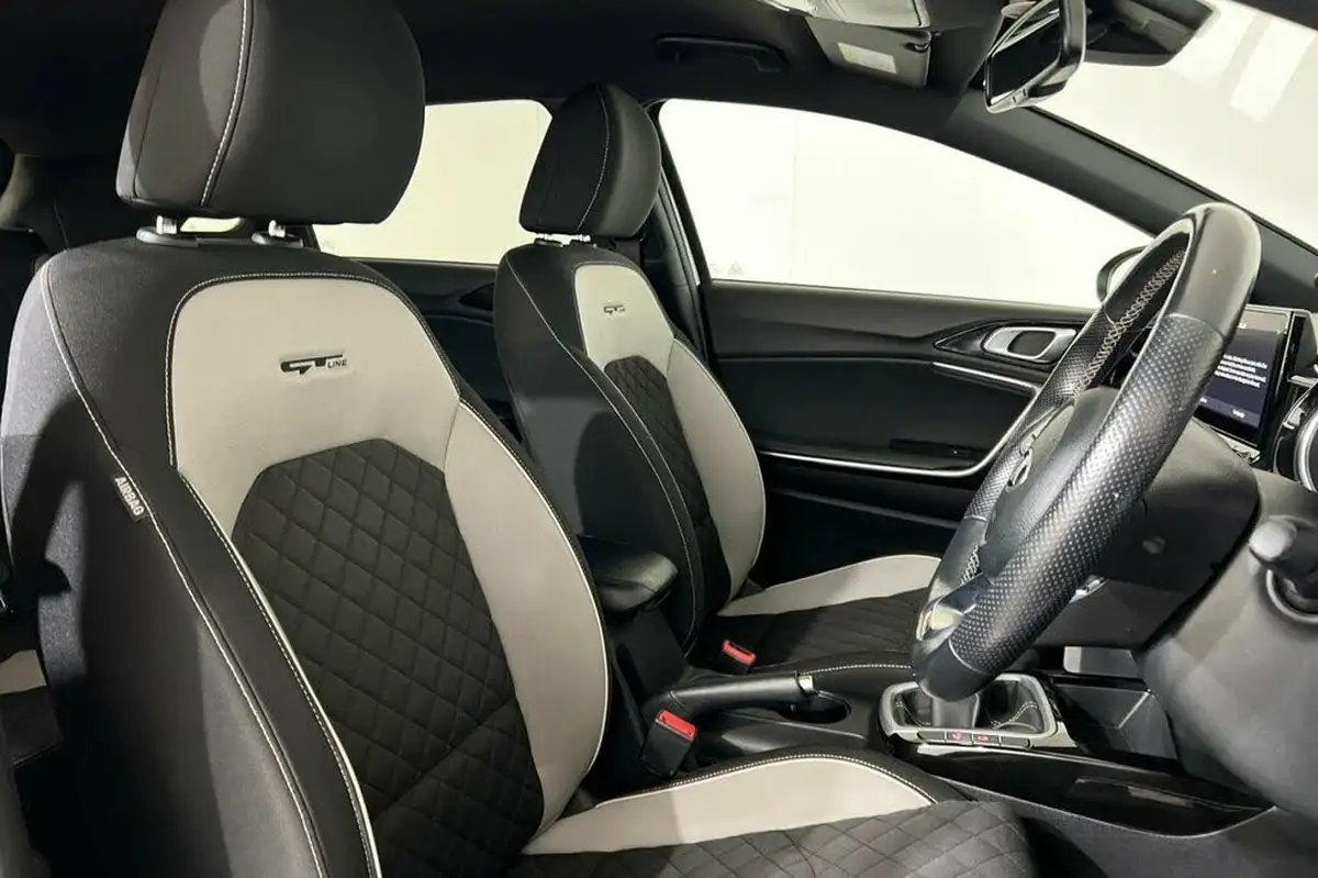 2021-kia-ceed-15-t-gdi-gt-line-big-17