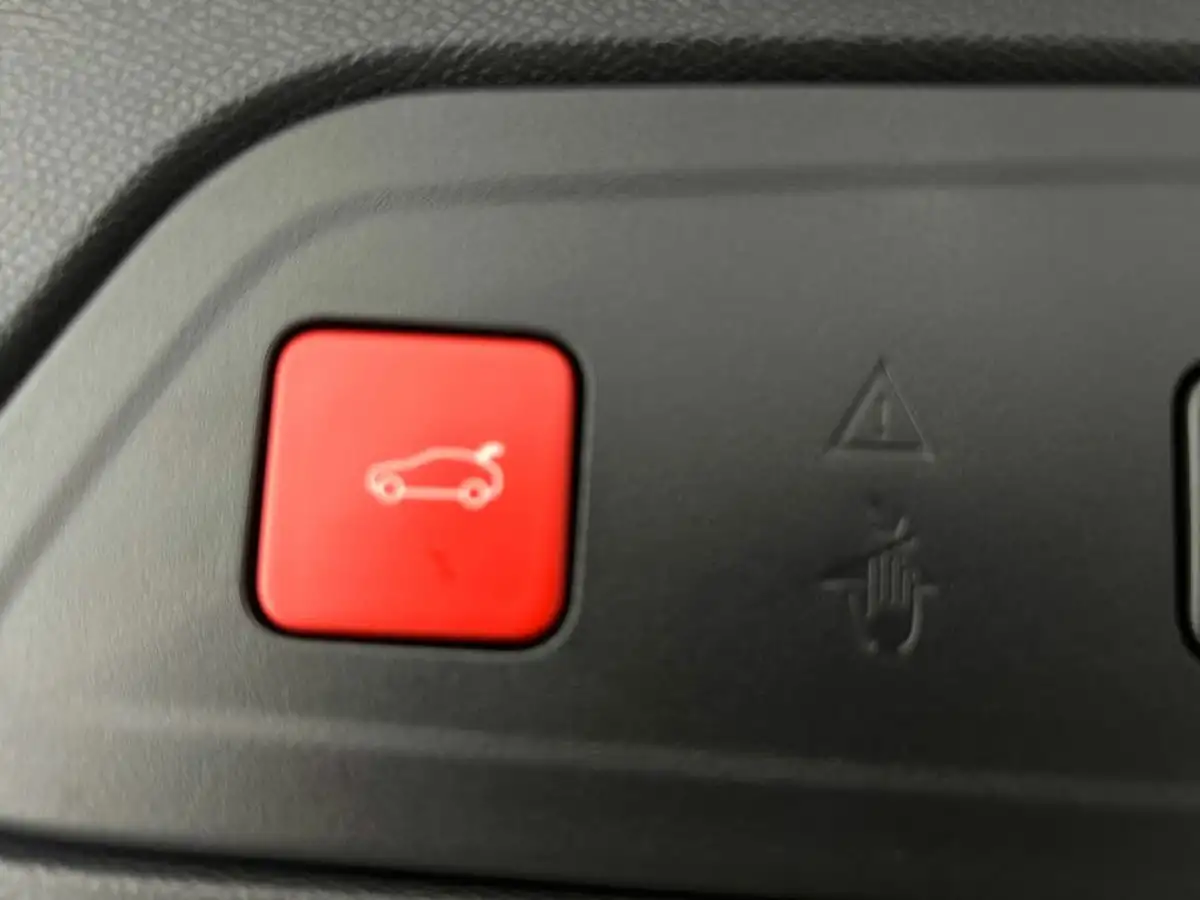 2021-citroen-c5-aircross-15bluehdi-shine-plus-eat8-big-21
