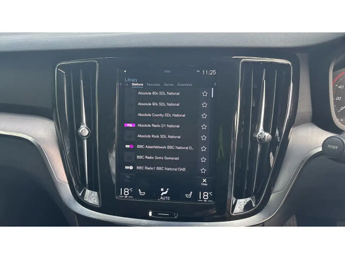 2020-volvo-v60-20-t4-momentum-plus-big-28
