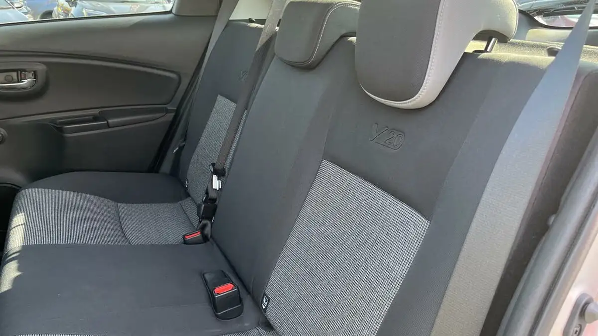 2020-toyota-yaris-15-vvt-i-y20-111bhp-1496cc-big-12