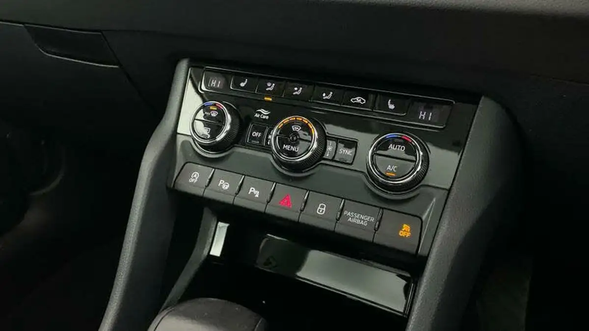 2018-skoda-karoq-15-tsi-edition-ss-dsg-big-25