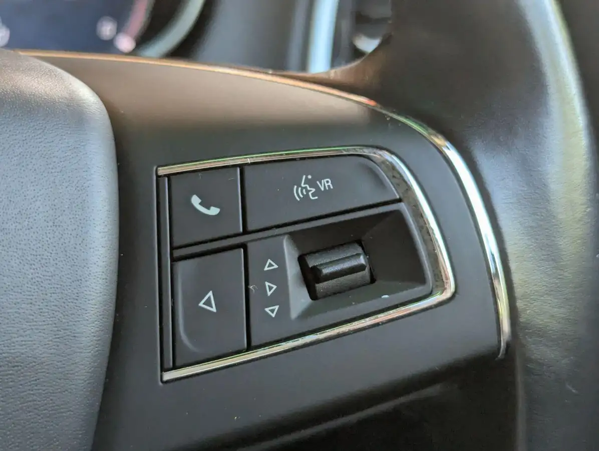 2015-maserati-ghibli-30td-big-9