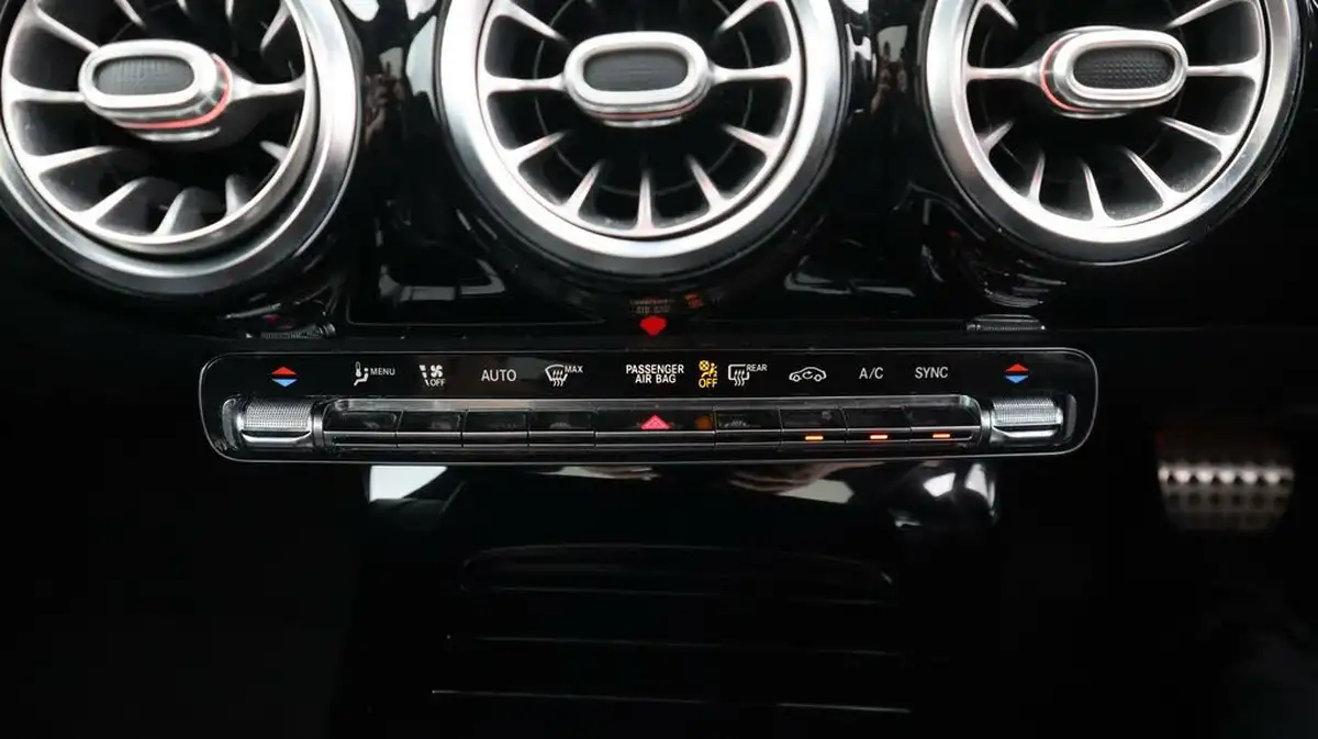2020-mercedes-benz-a-class-13-a200-amg-line-premium-plus-hatchback-5d-7g-dct-big-12