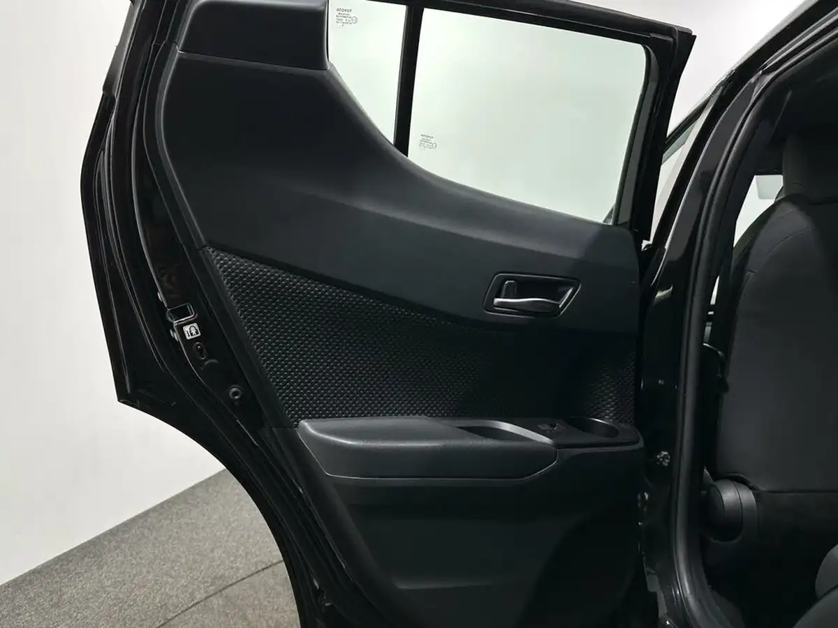 2020-toyota-c-hr-18-vvt-i-icon-parking-pack-big-34