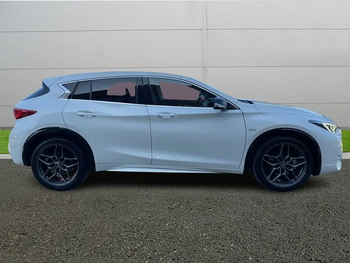 2019-infiniti-q30-20-sport-big-7