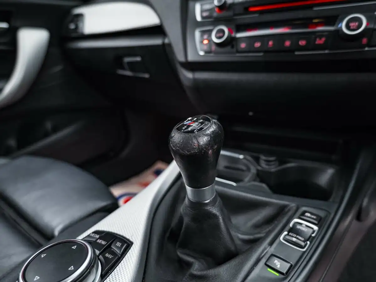 2014-land-rover-range-rover-evoque-22sd4-pure-tech-hatchback-5d-auto-big-30