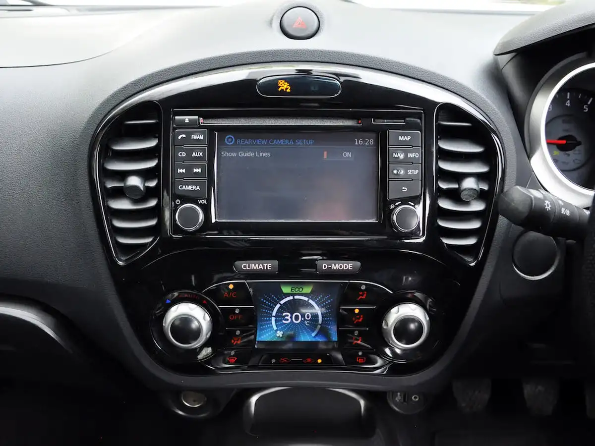 2013-nissan-juke-16-acenta-premium-big-15