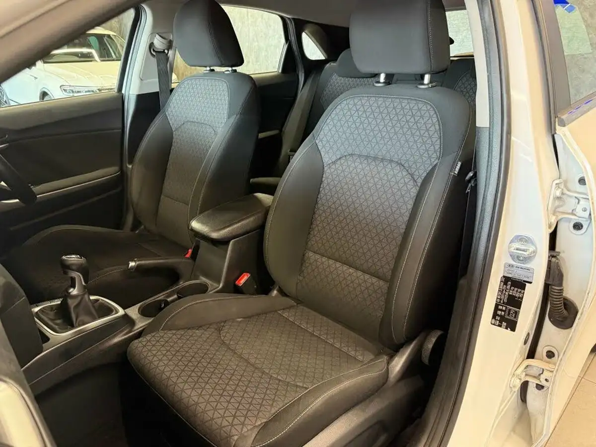 2019-kia-ceed-16crdi-2-eco-hatchback-big-28