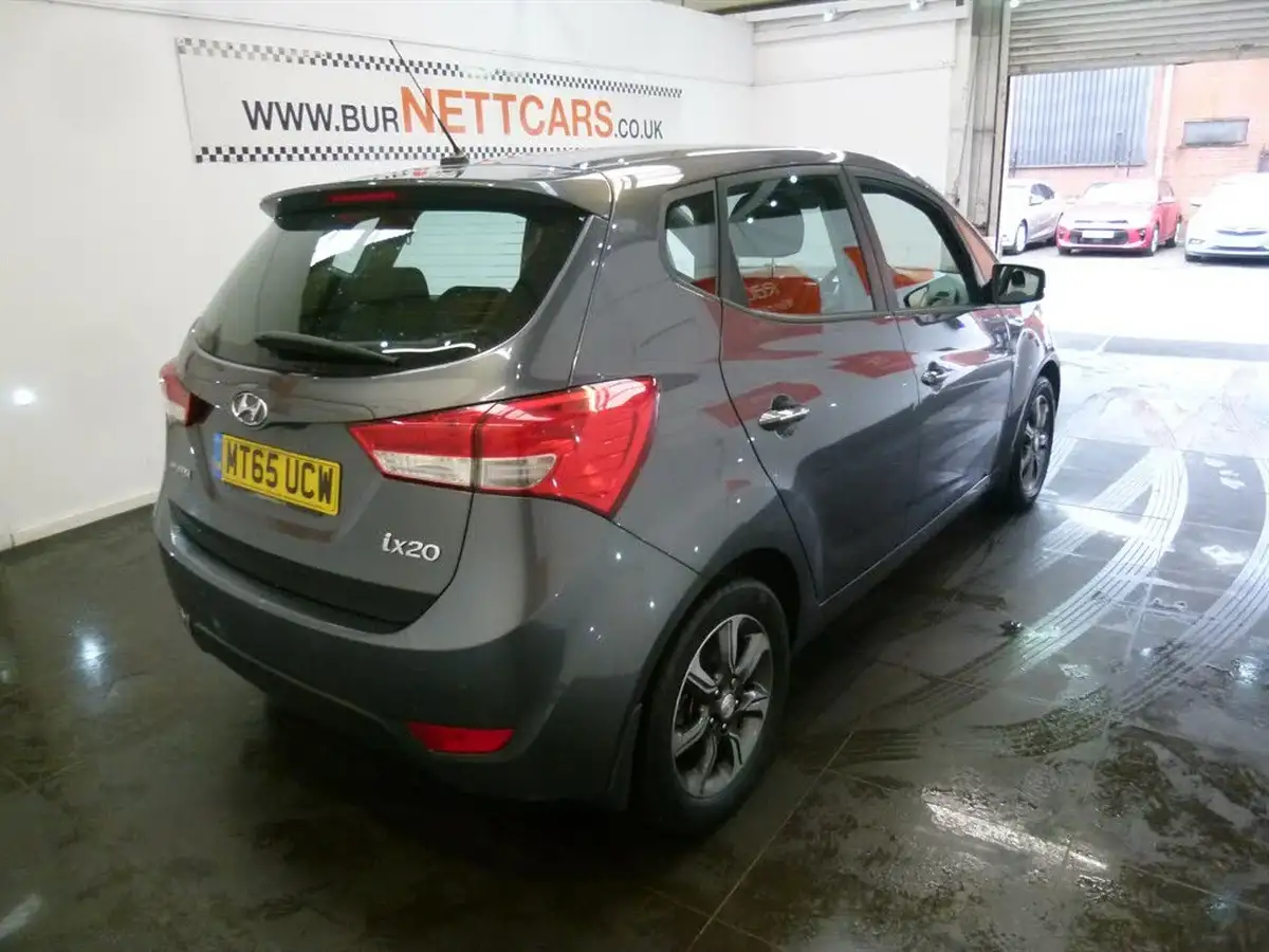 2015-hyundai-ix20-16-se-big-14