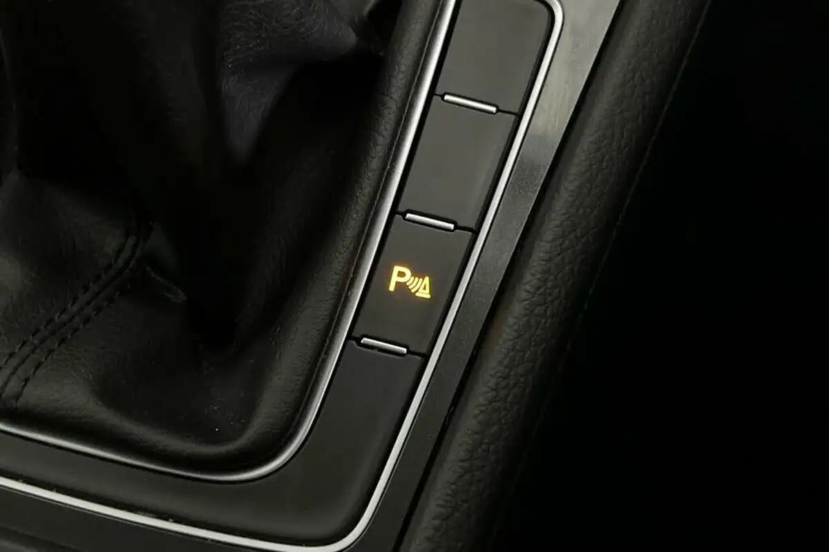 2019-volkswagen-golf-15-tsi-match-edition-130ps-hatchback-big-30