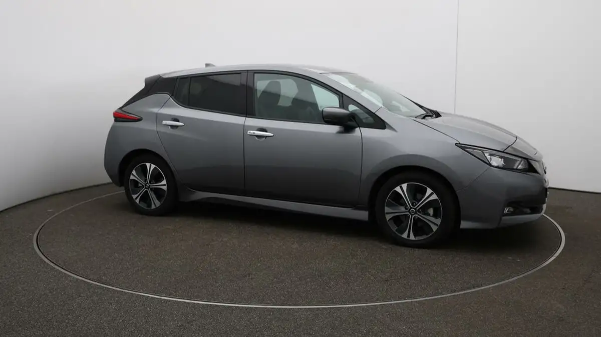 2022-nissan-leaf-e-tekna-big-39