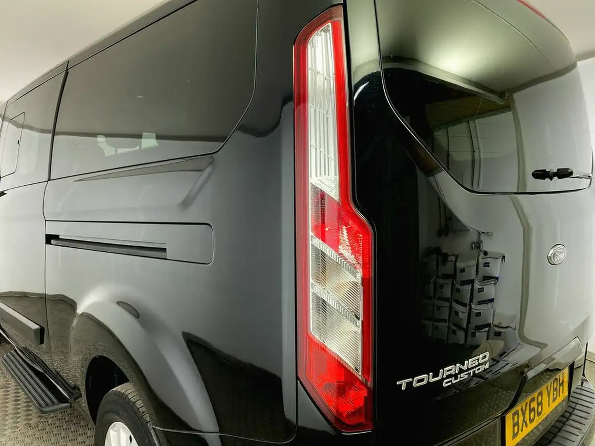 2019-ford-tourneo-custom-20tdci-320-l2-zetec-130ps-big-36