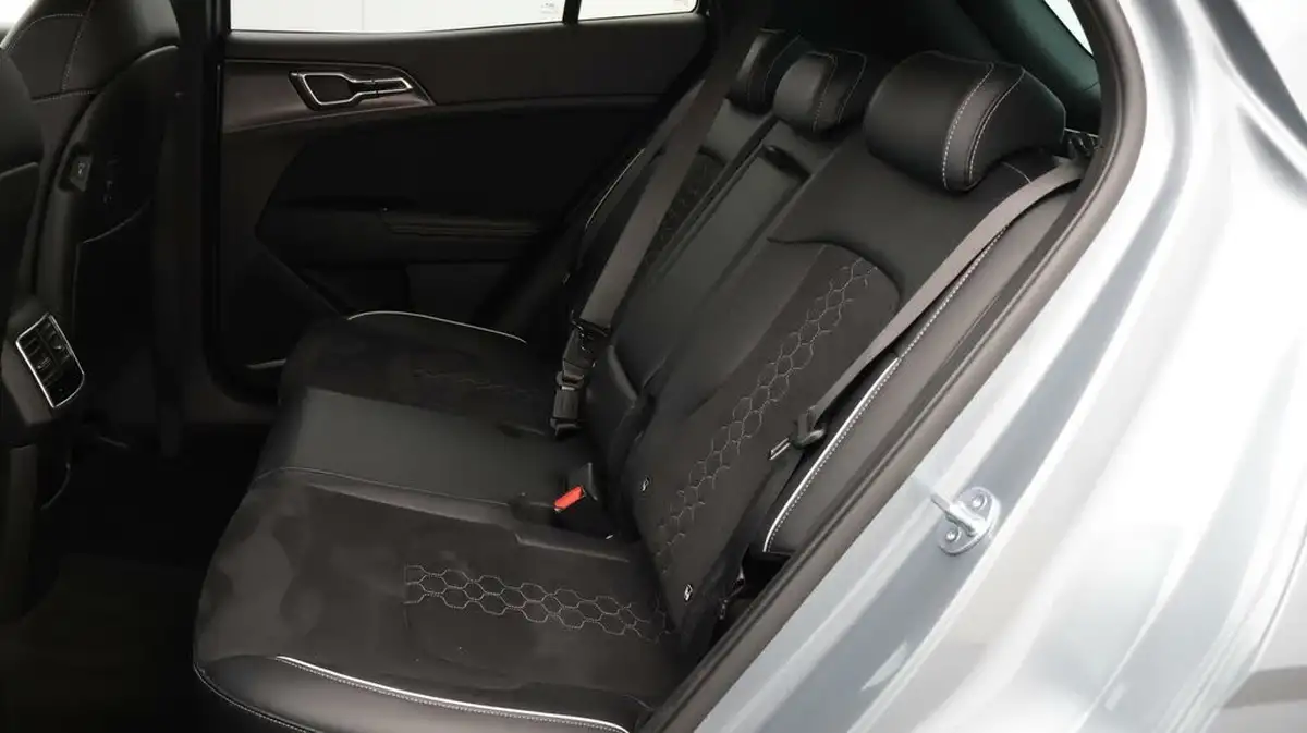 2023-kia-sportage-16crdi-gt-line-134bhp-48v-dct-big-16