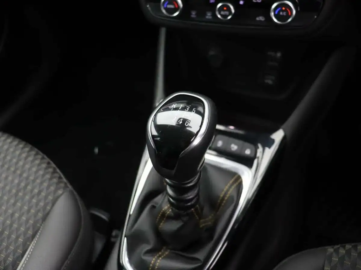 2018-vauxhall-crossland-x-16-tech-line-nav-120ps-big-18
