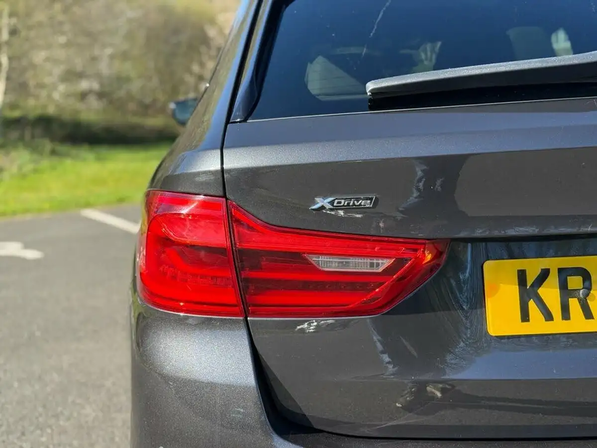 2017-bmw-5-series-30td-530d-m-sport-xdrive-touring-5d-big-60