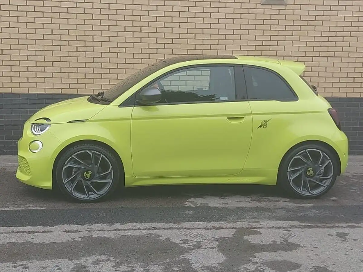 2024-abarth-500-e-500e-turismo-big-3