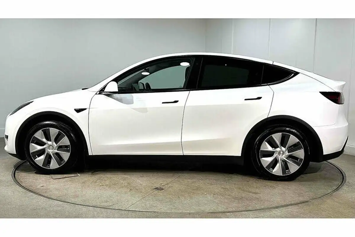 2023-tesla-model-y-e-rwd-big-5