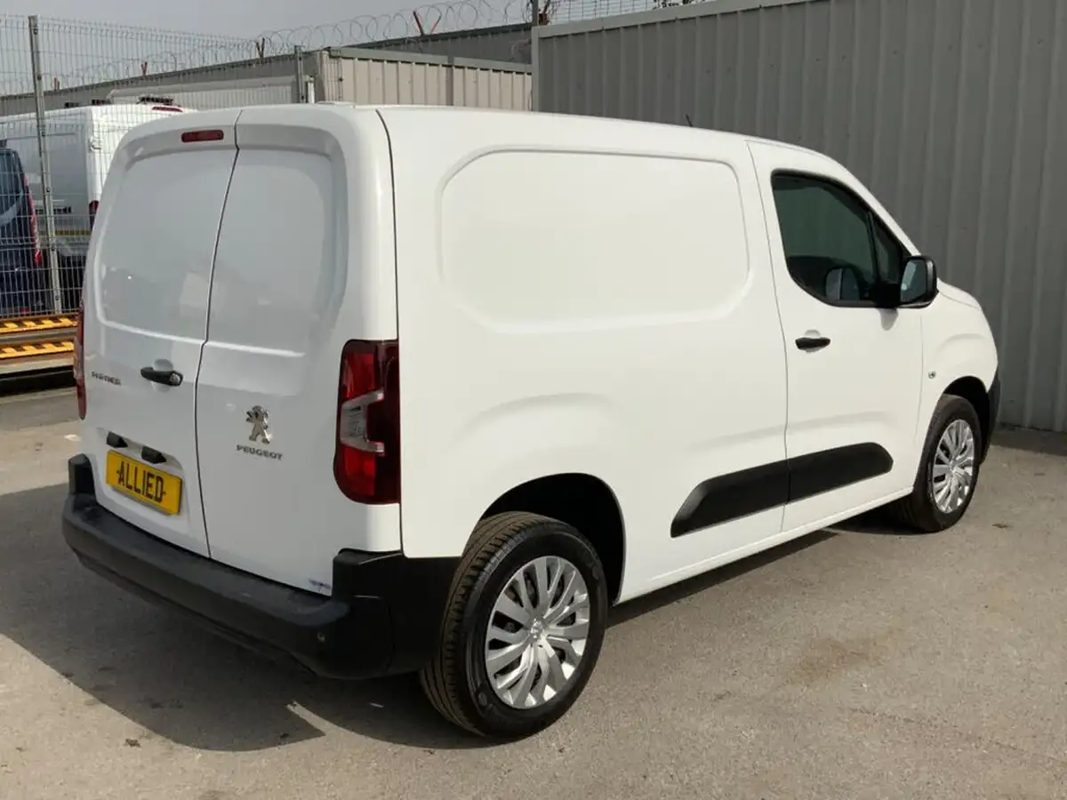 2020-peugeot-partner-15-bluehdi-1000-professional-100ps-eu6dt-panel-big-6