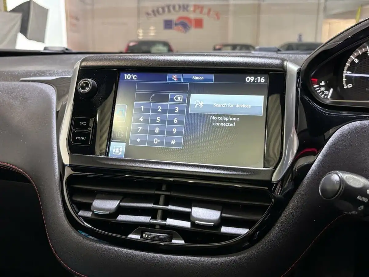 2016-peugeot-208-16-thp-gti-prestige-big-26